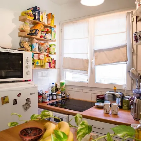 Superb Bright Apt Near Montmartre
